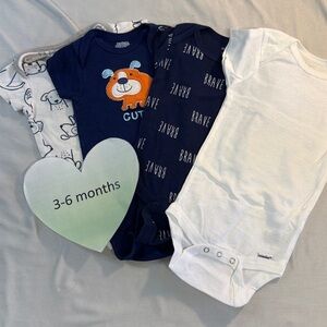 Gerber 3-6M LIKE NEW Cute 4 piece Onesie top Set - Blue, White, Gray
